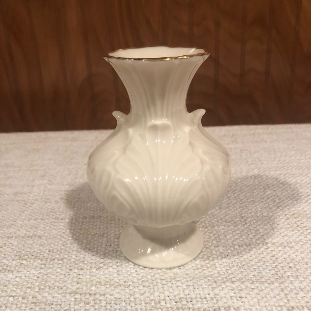 Lenox Vase Ivory with 24k Gold Rim